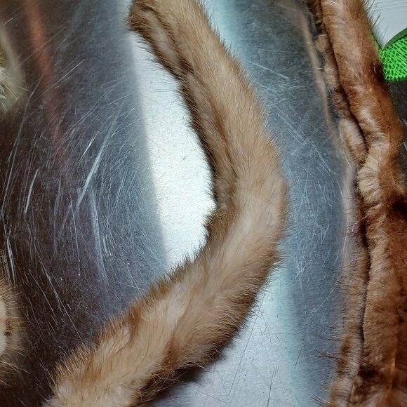 Box of FUR - pieces & scraps - Picture 11 of 13